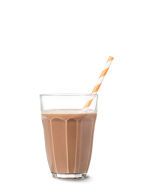 Fotografía de producto y fotomontaje digital: vaso de batido de chocolate con pajita decorativa sobre fondo transparente. Producción técnica realizada por Somos Estrategia Visual en Barcelona.